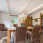 Hof Hohe Eichen بيت للعطل *